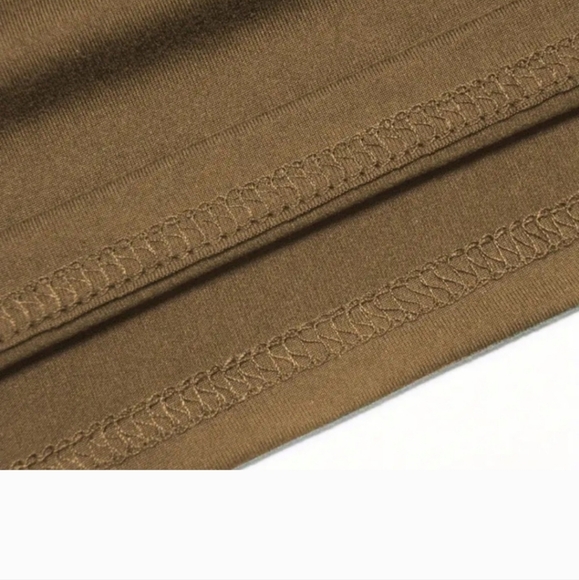 Boutique women high heel t shirt. - Picture 3 of 6